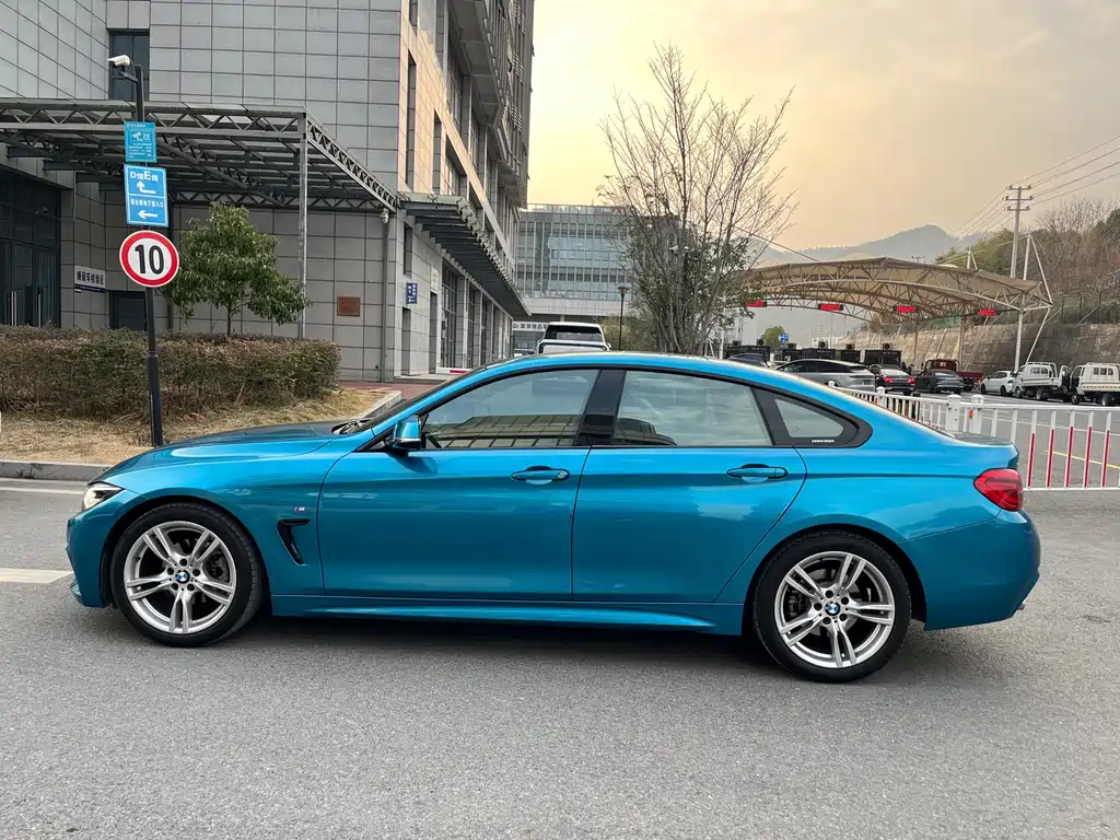 BMW 4 SERIES