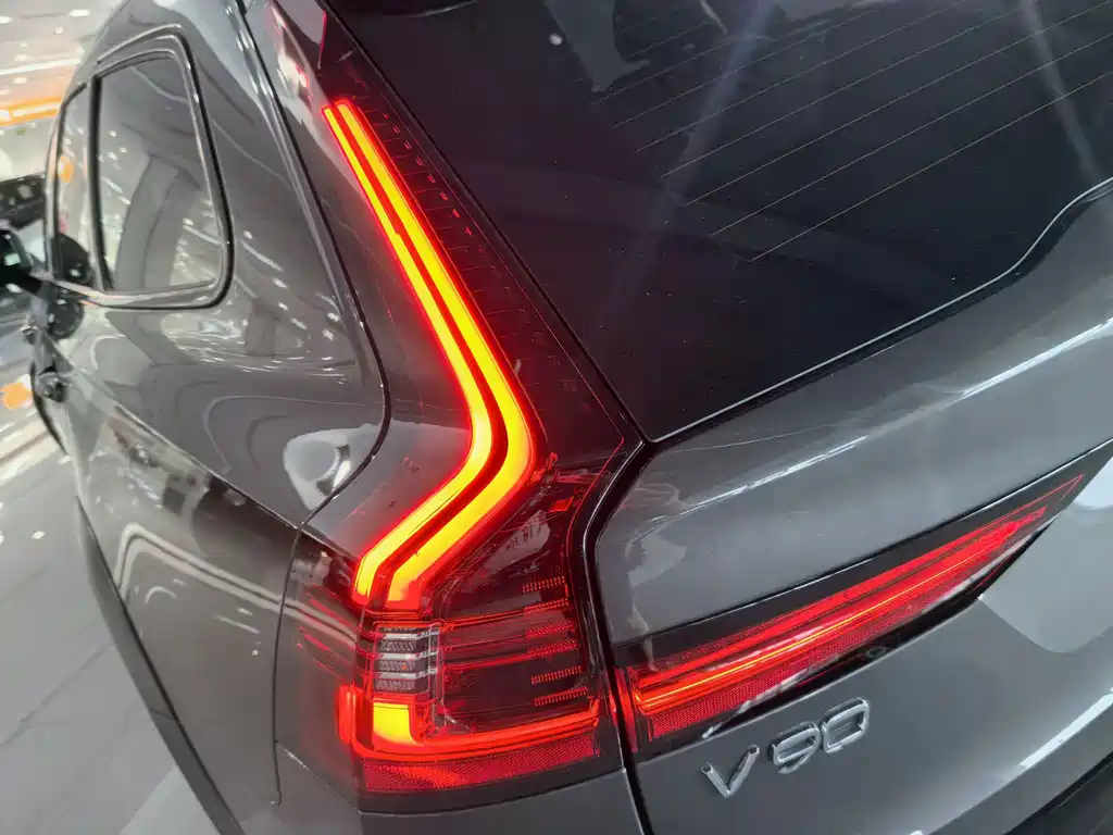 Volvo V90 — миниатюра 6