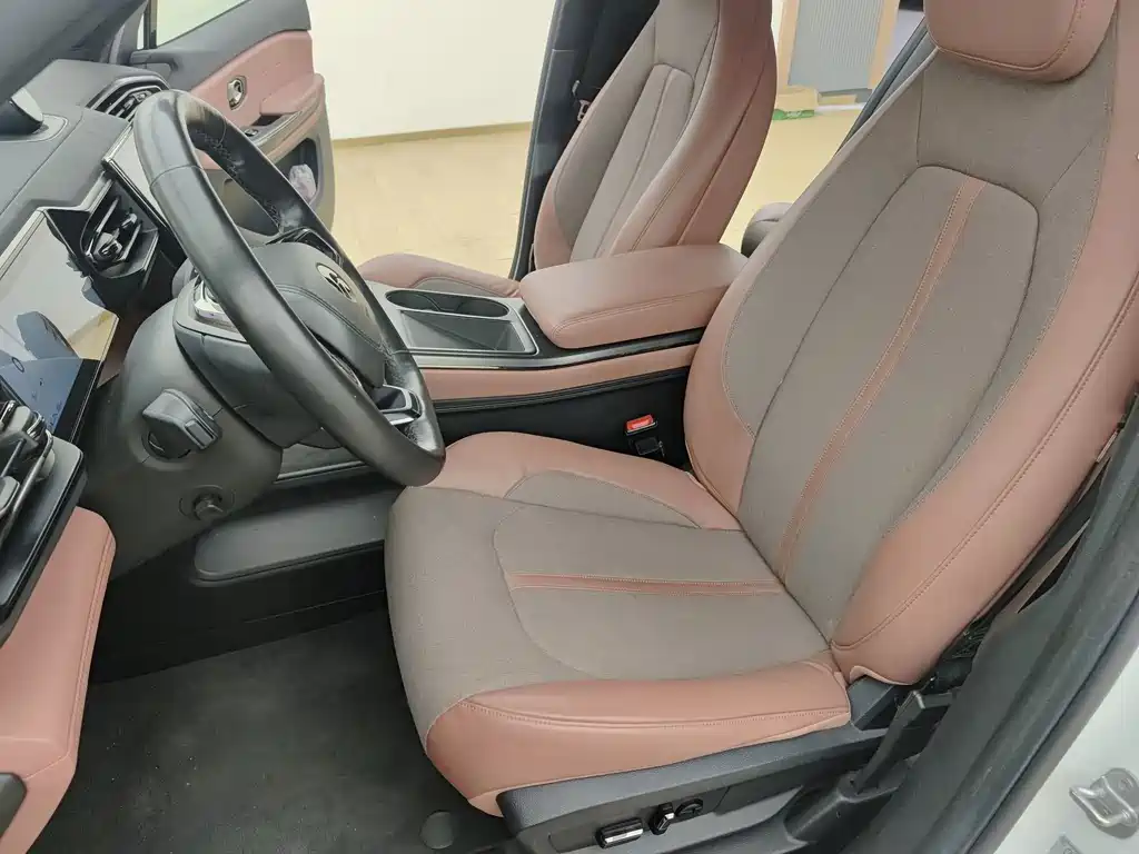 NIO EC6 — миниатюра 18