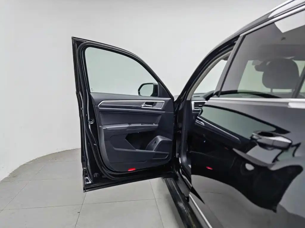 Volkswagen Teramont — миниатюра 8