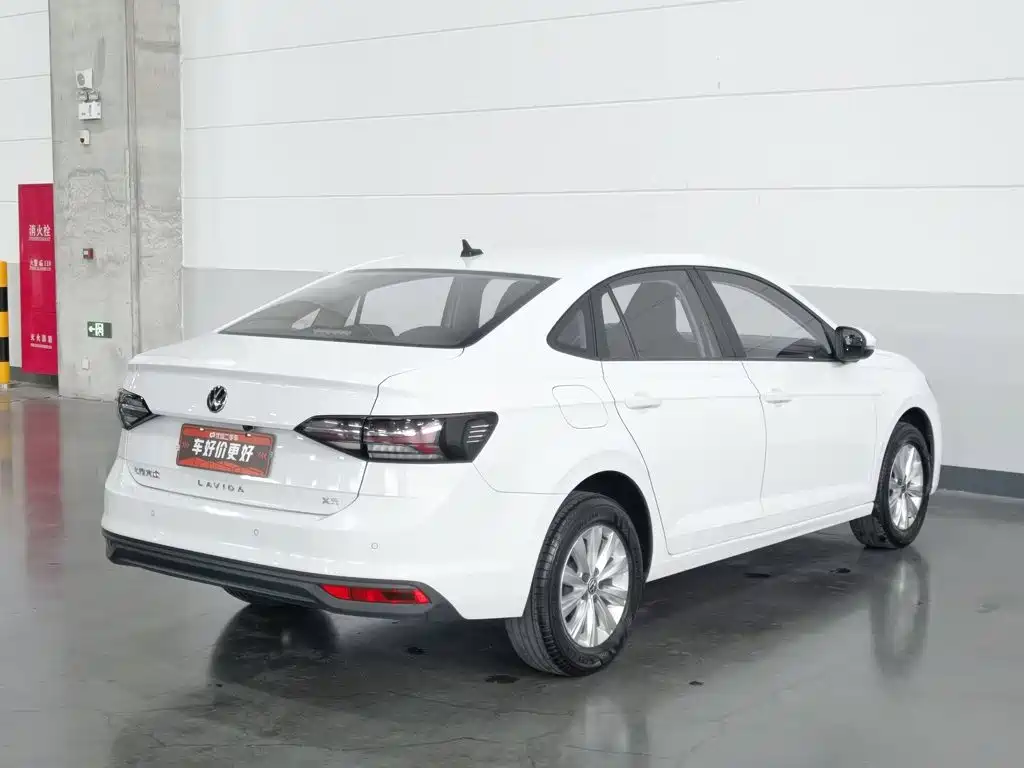 Volkswagen Lavida — миниатюра 2