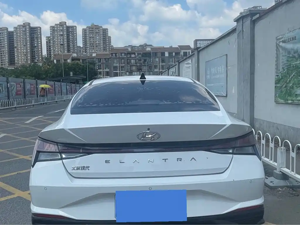 Hyundai Elantra — миниатюра 9