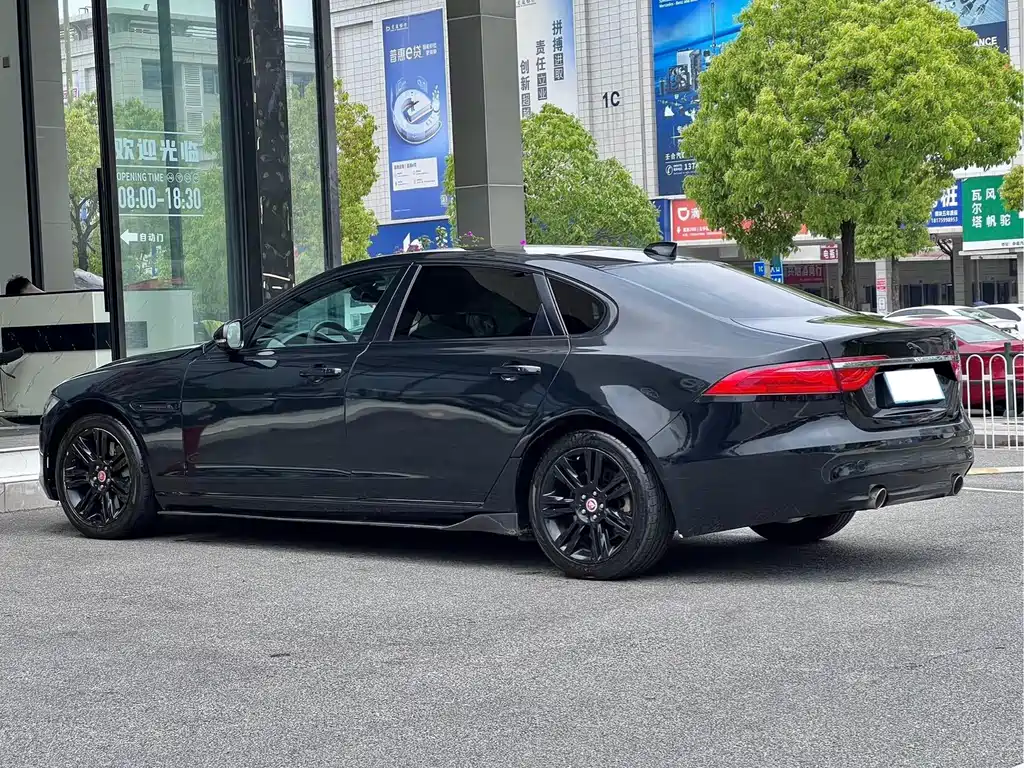 Jaguar XFL 2017 XFL 3.0 SC 340PS
