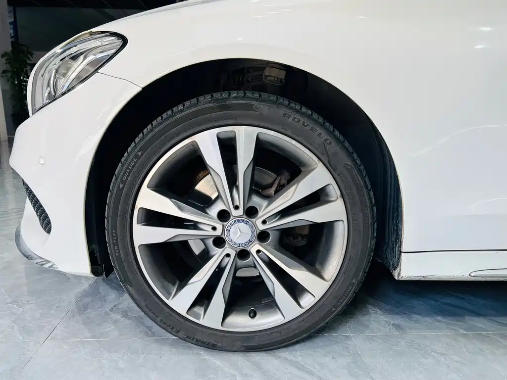 Mercedes-Benz C-Class — миниатюра 11
