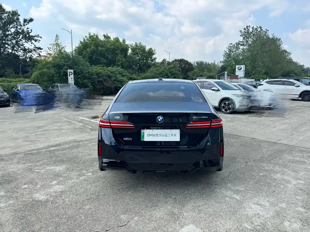 BMW i5 — миниатюра 9