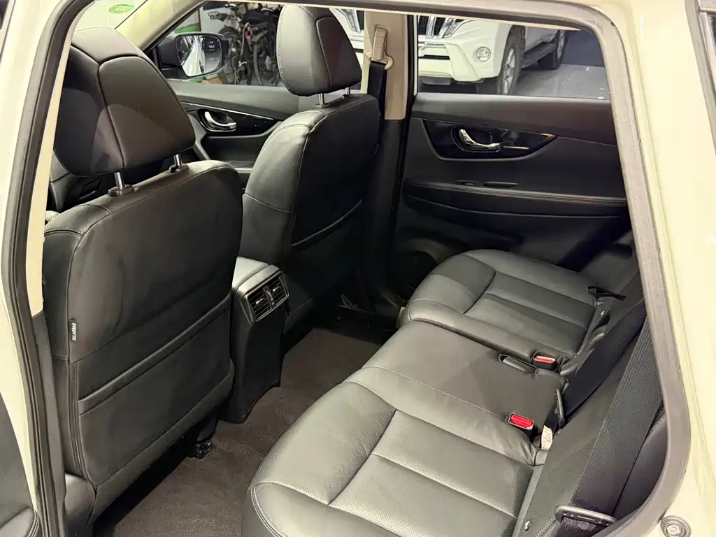 Nissan X-Trail — миниатюра 15