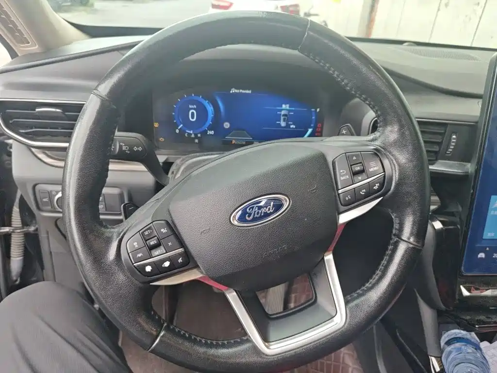 Ford Explorer — миниатюра 12