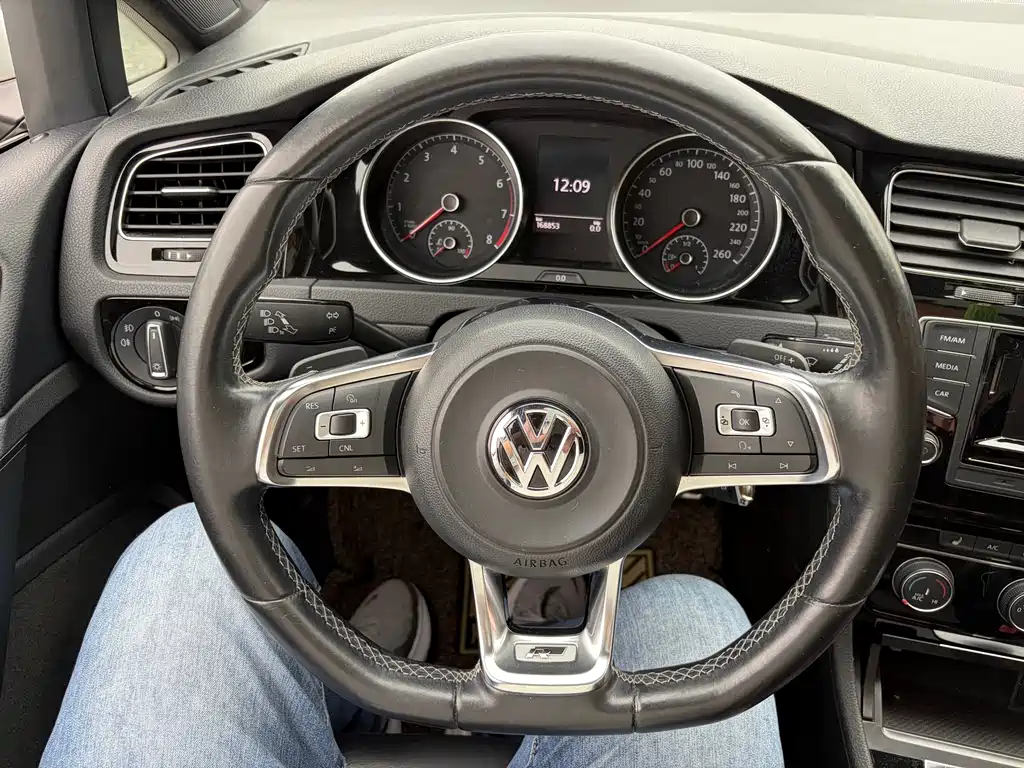 Volkswagen Golf — миниатюра 17