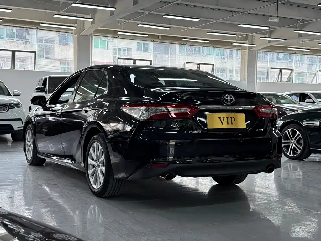 Toyota Camry 2019 2.0G Luxury V