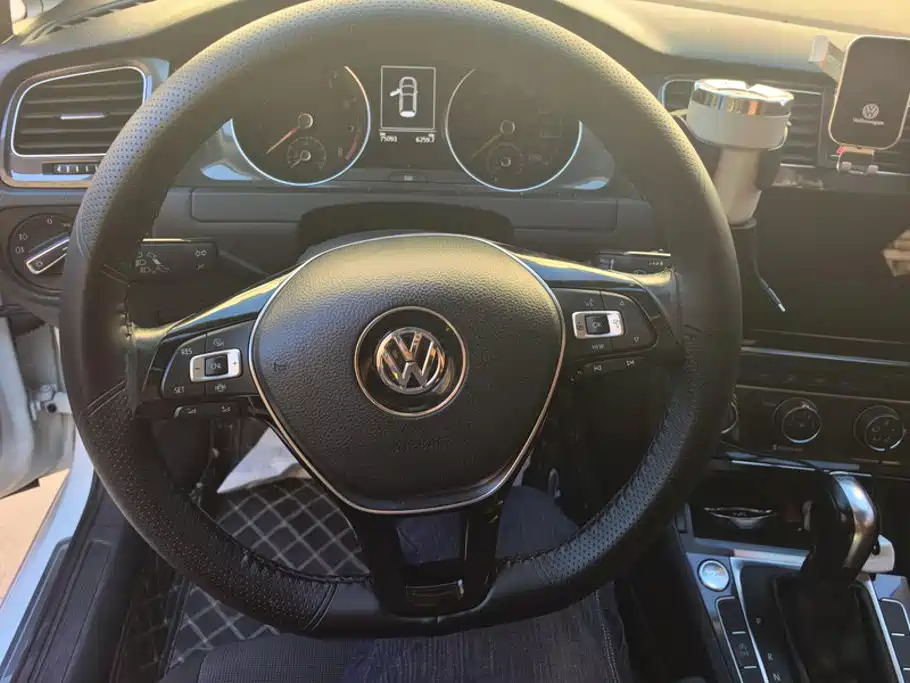Volkswagen Golf — миниатюра 15
