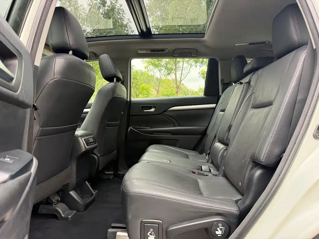 Toyota Highlander — миниатюра 10