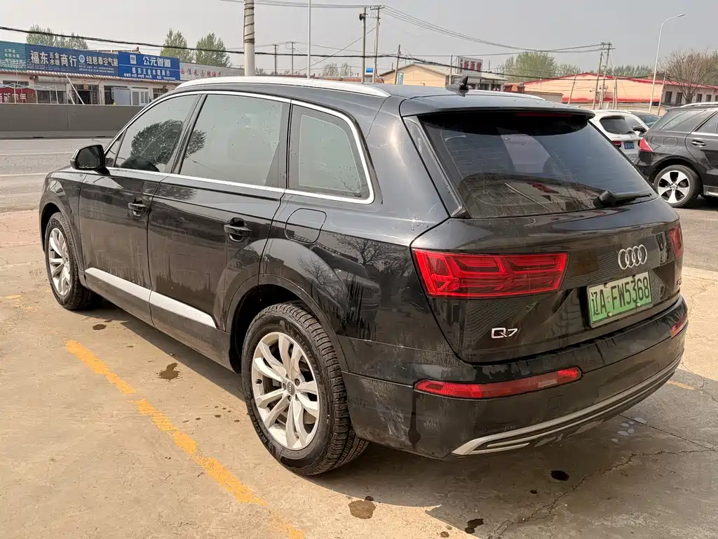 Audi Q7 2019 55 e-tron