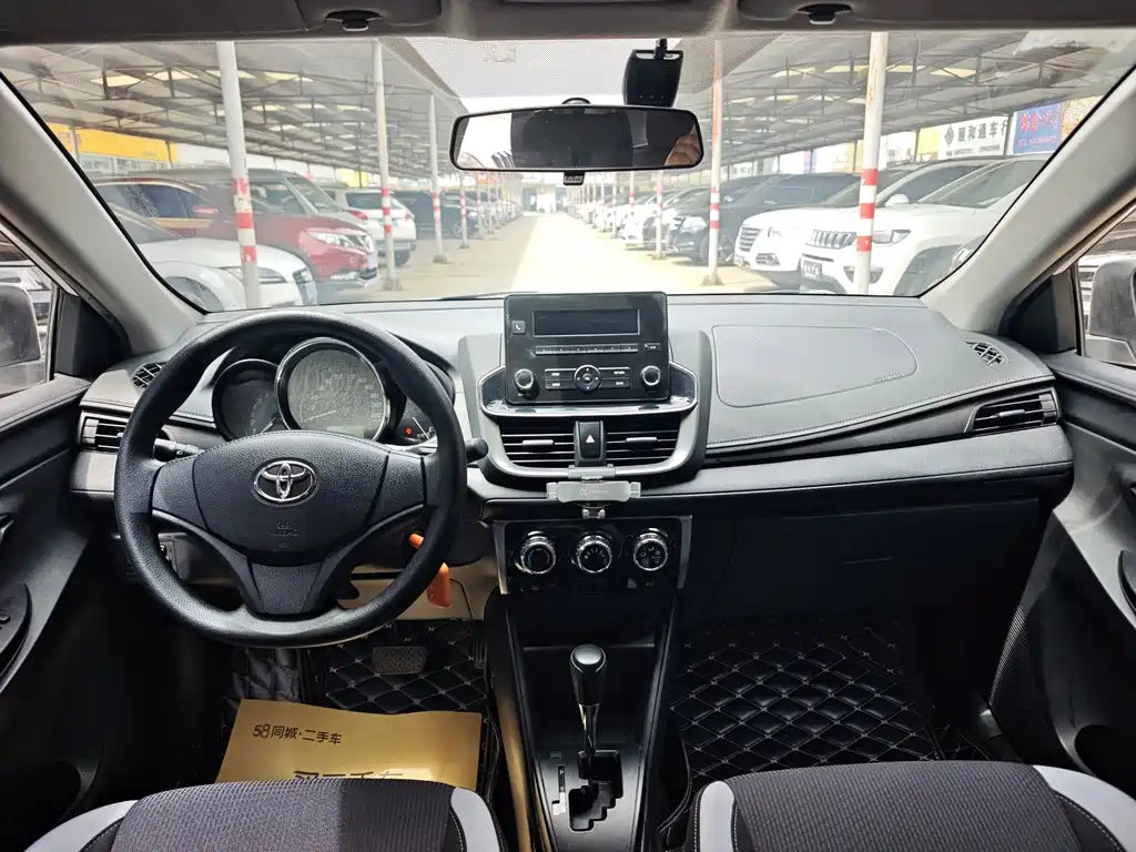 Toyota Yaris L — миниатюра 4