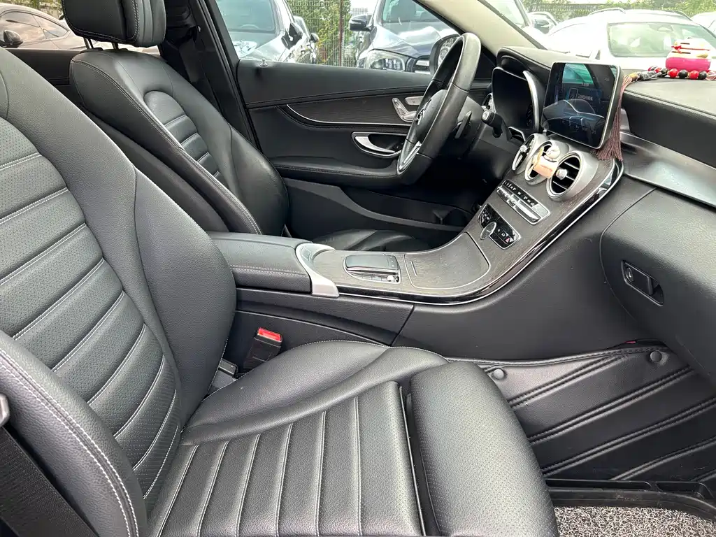 Mercedes-Benz C-Class — миниатюра 10
