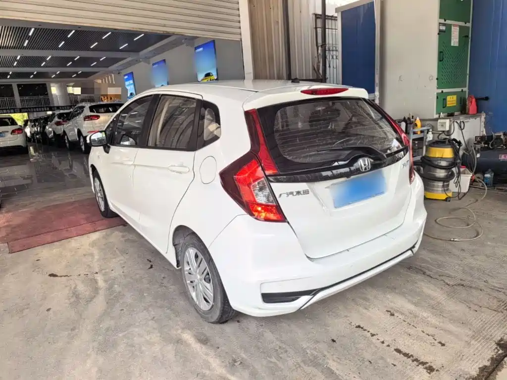 Honda Fit — миниатюра 5