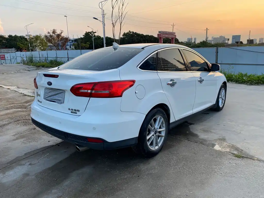 Ford Focus — миниатюра 3