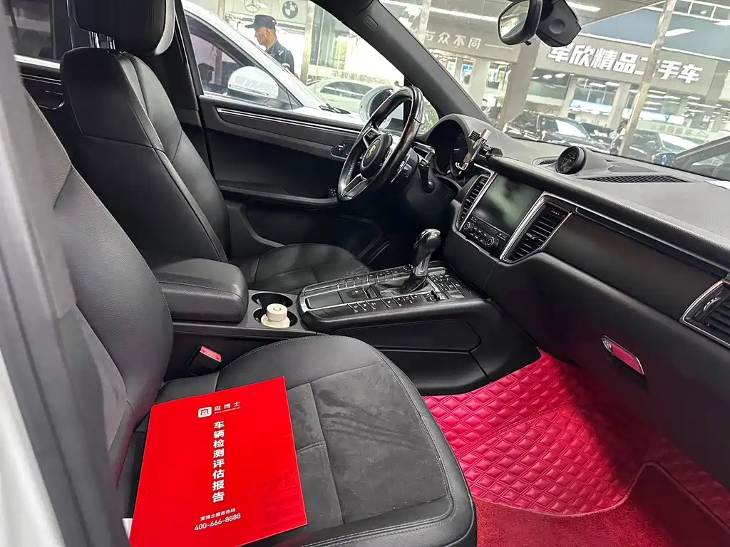 Porsche Macan — миниатюра 8