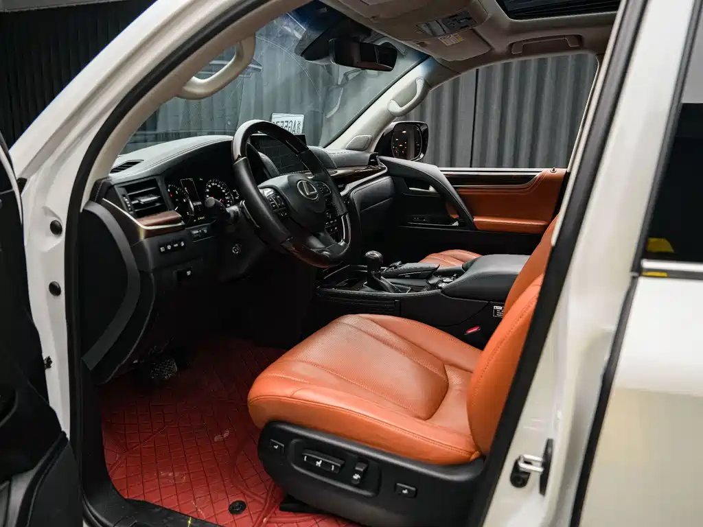Lexus LX — миниатюра 8