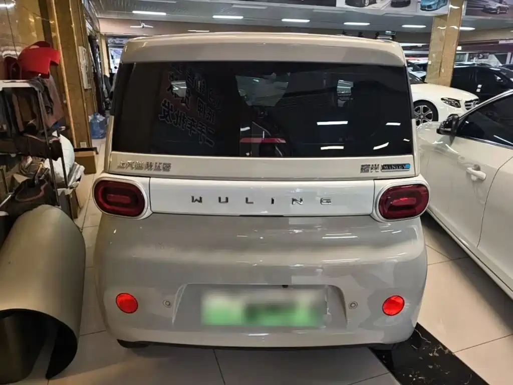 Wuling MINIEV — миниатюра 6