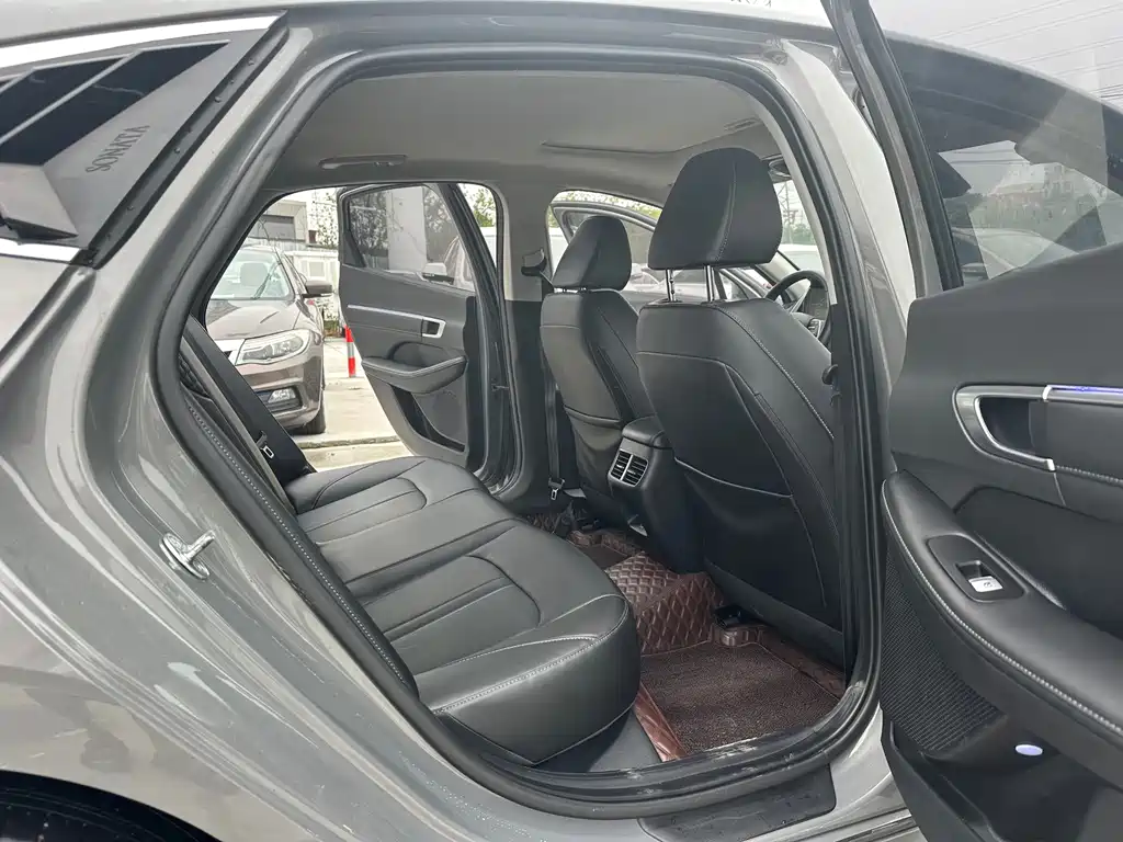 Hyundai Sonata — миниатюра 8