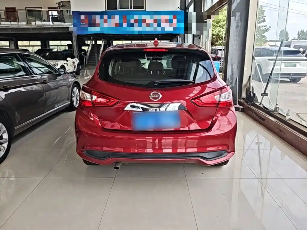 Nissan Tiida — миниатюра 6