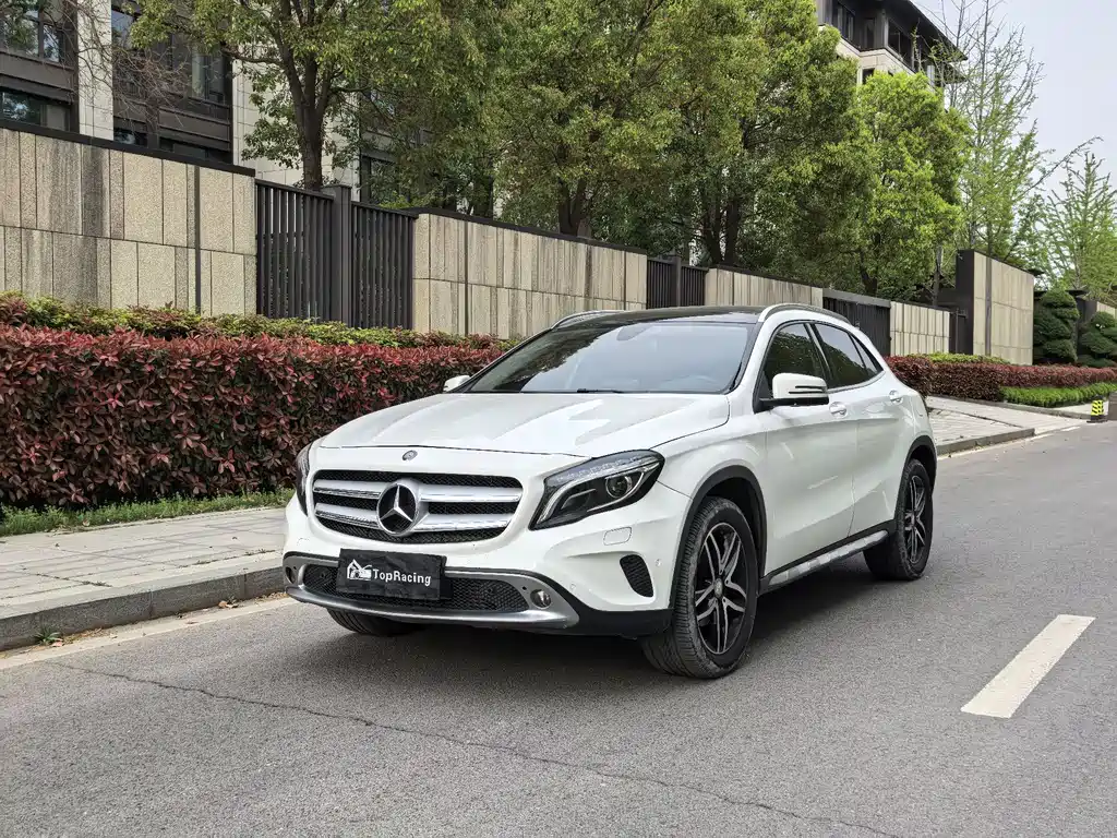 Mercedes-Benz GLA 2016