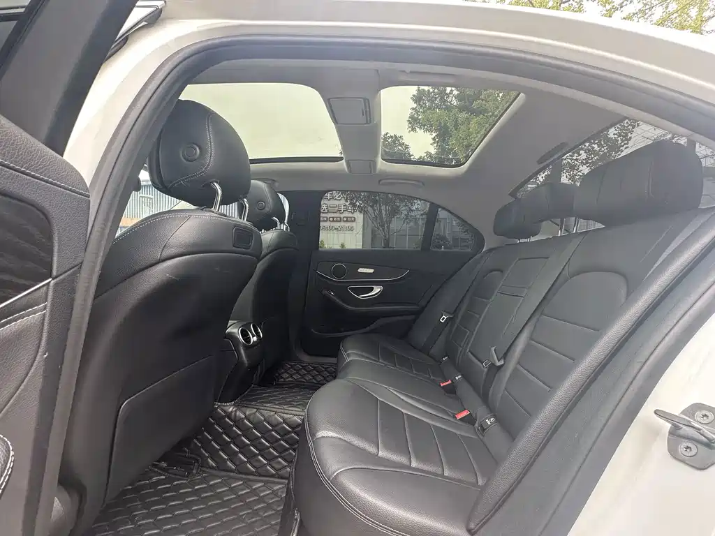 Mercedes-Benz C-Class — миниатюра 16