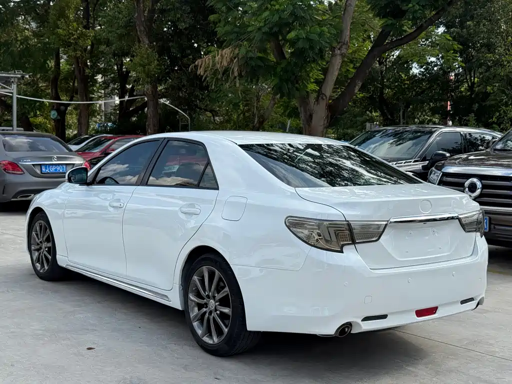 Toyota Reiz — миниатюра 4