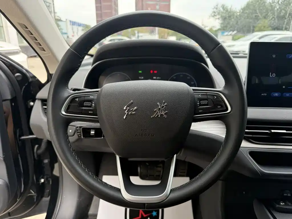 Hongqi Hongqi E-QM5 — миниатюра 14