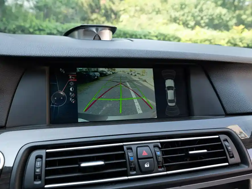 BMW 5 Series — миниатюра 14