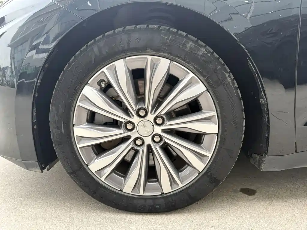 Hongqi Hongqi E-QM5 — миниатюра 16