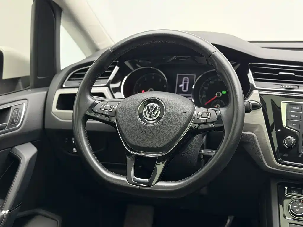 Volkswagen Touran — миниатюра 11