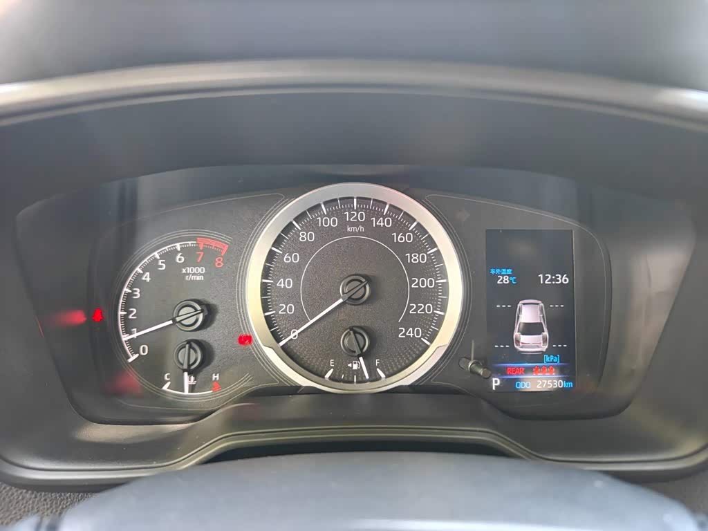 Toyota Levin 1.5 л 2021 г. Белый, пробег 27000 км
