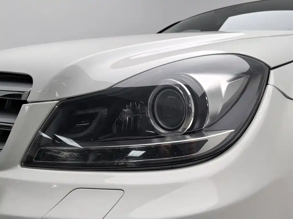 Mercedes-Benz C-Class — миниатюра 7