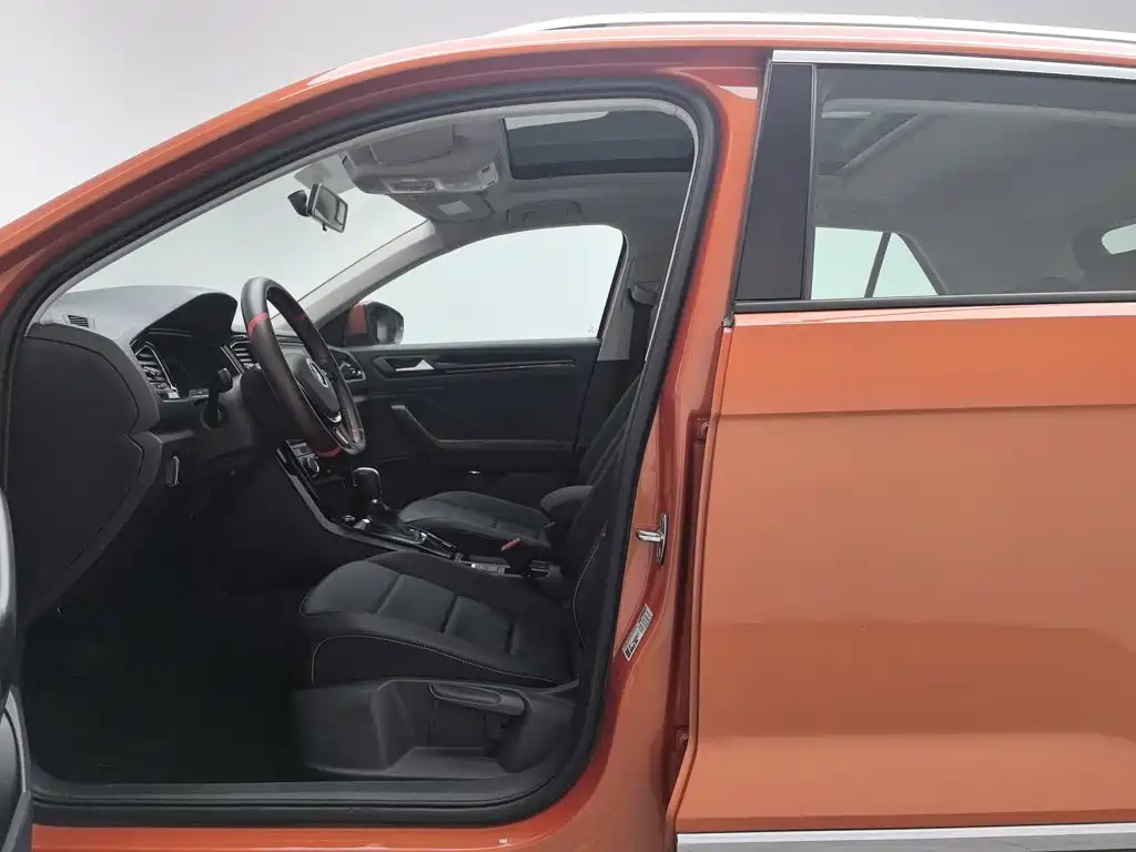 Volkswagen T-Roc — миниатюра 10