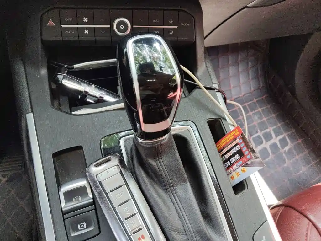 Wey Wey VV5 — миниатюра 10