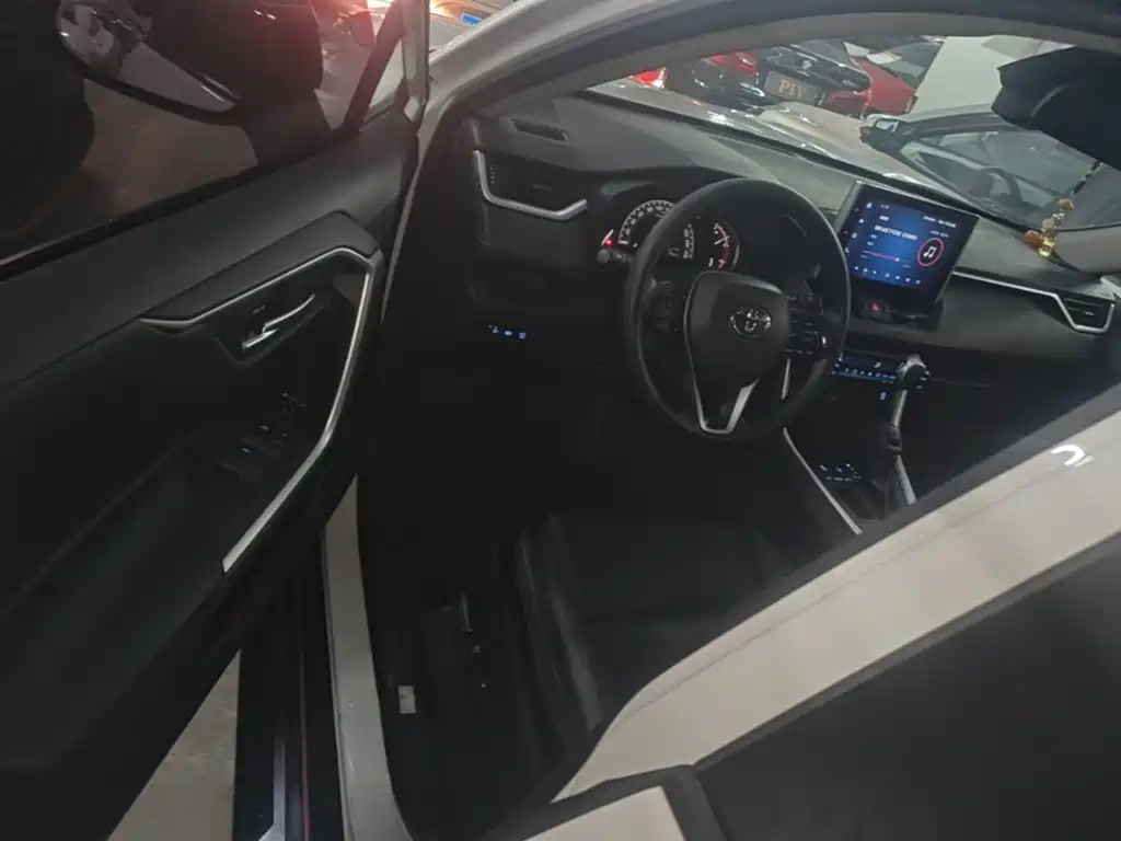 Toyota RAV4 — миниатюра 16