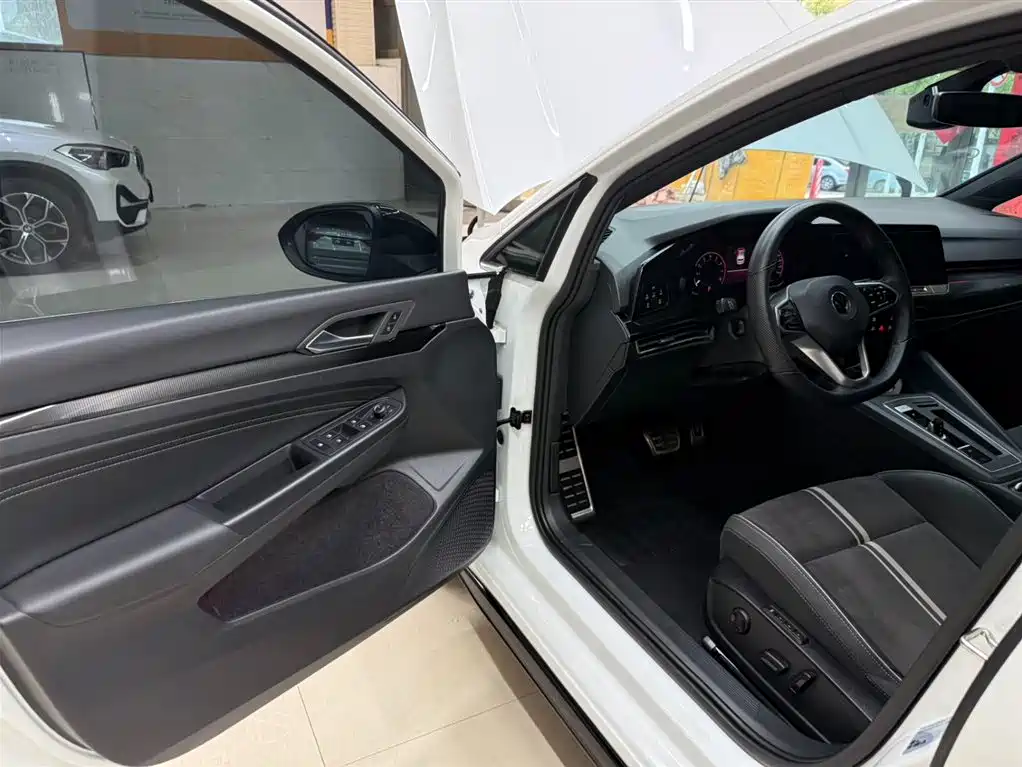 Volkswagen Golf 2023 280TSI DSG R-Line Lite