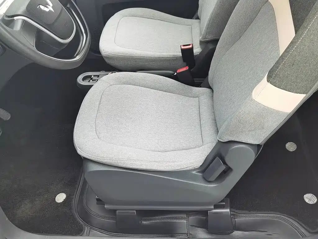 Wuling MINIEV — миниатюра 20