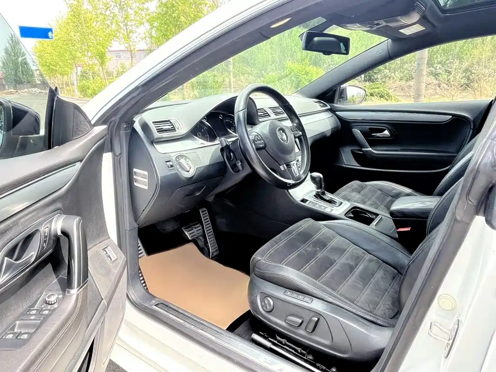 Volkswagen FAW - Passat CC CC 2015 2.0TSI Luxury