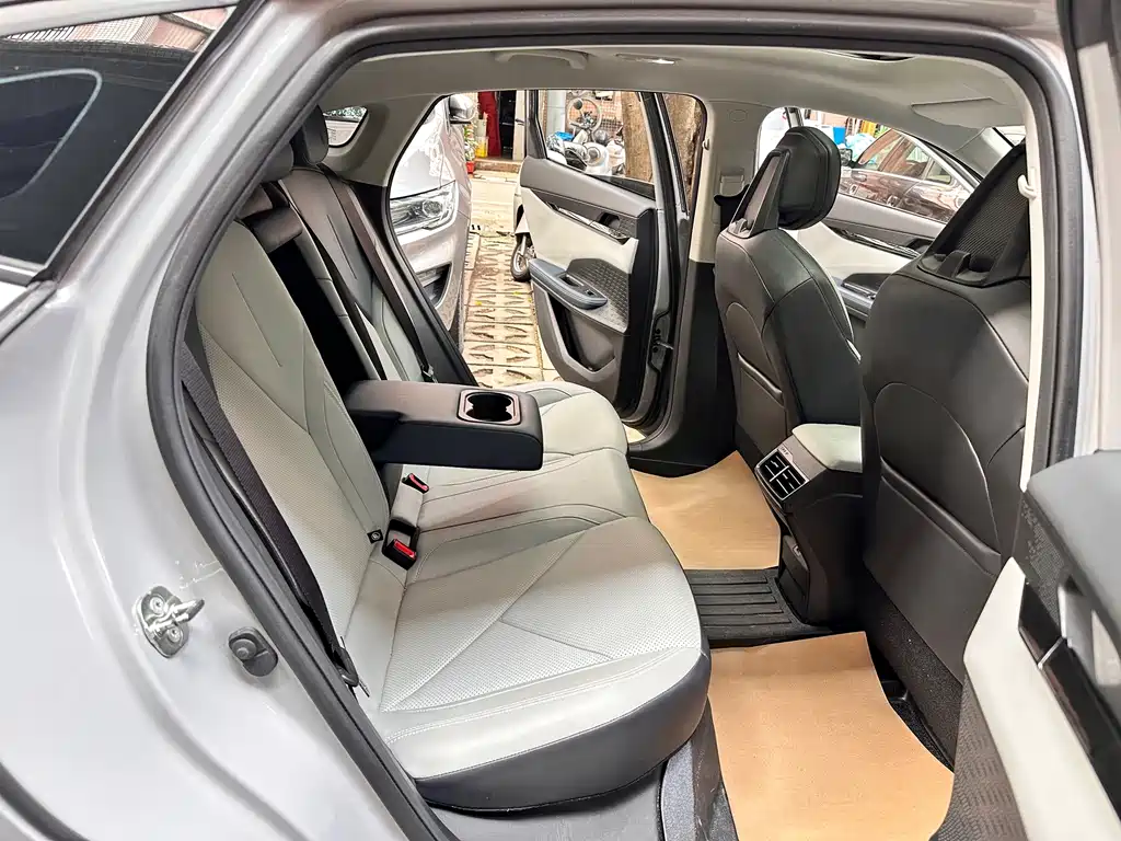 Changan UNI-V iDD — миниатюра 11
