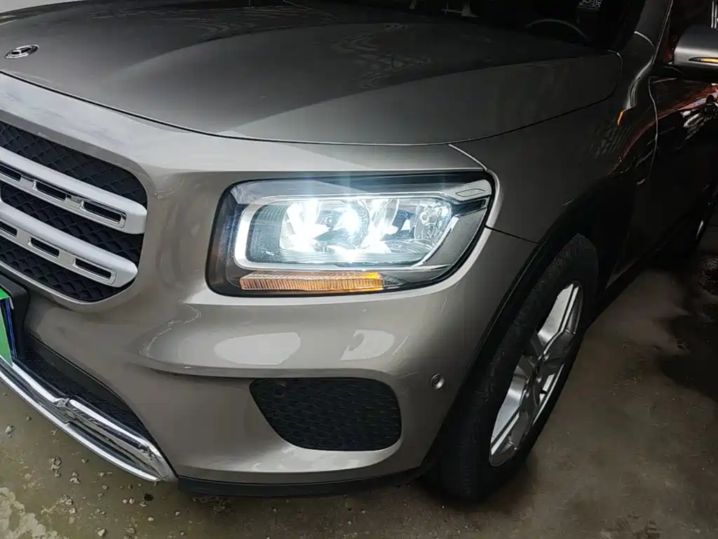 Mercedes-Benz GLB — миниатюра 24