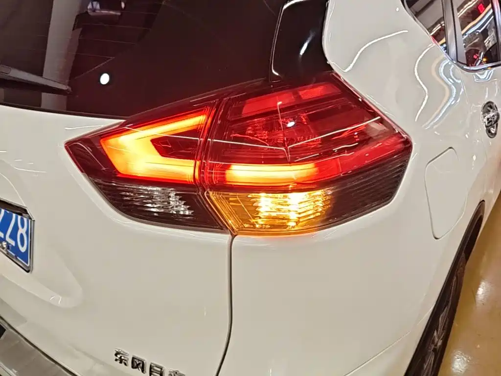Nissan X-Trail — миниатюра 8