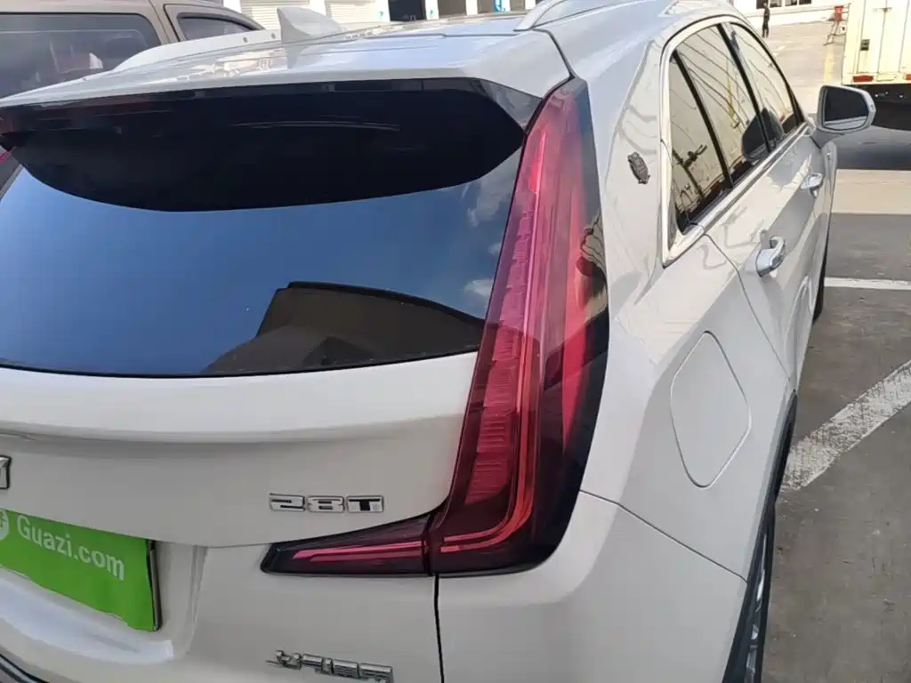 Cadillac XT4 — миниатюра 8