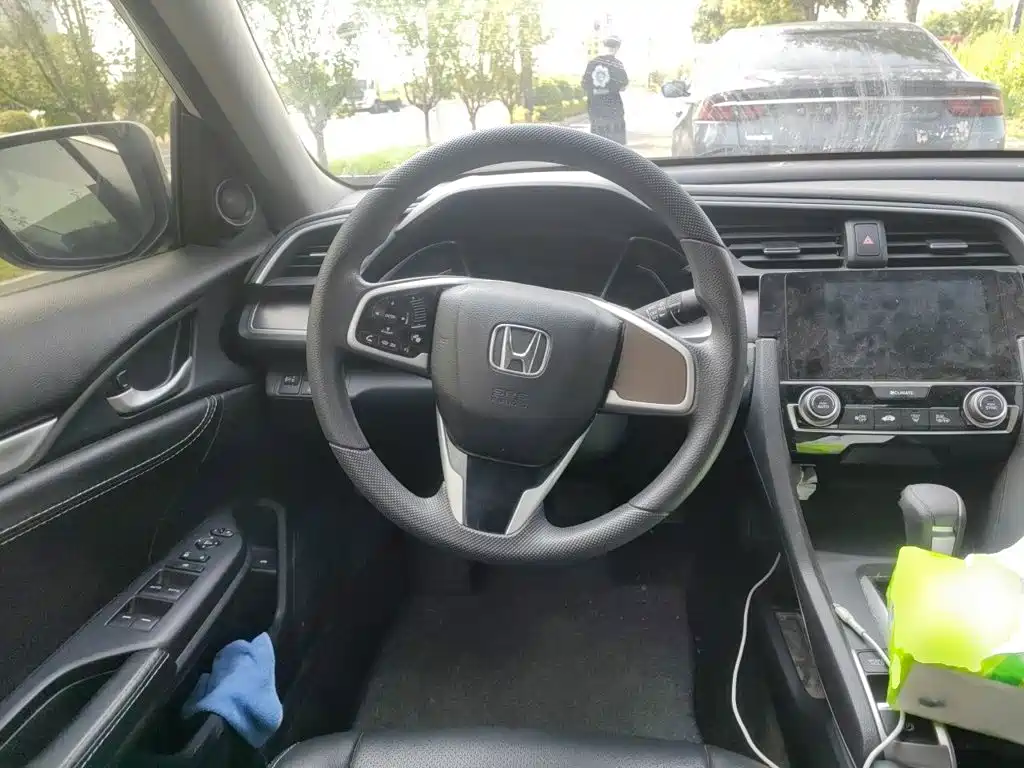 Honda Civic — миниатюра 7