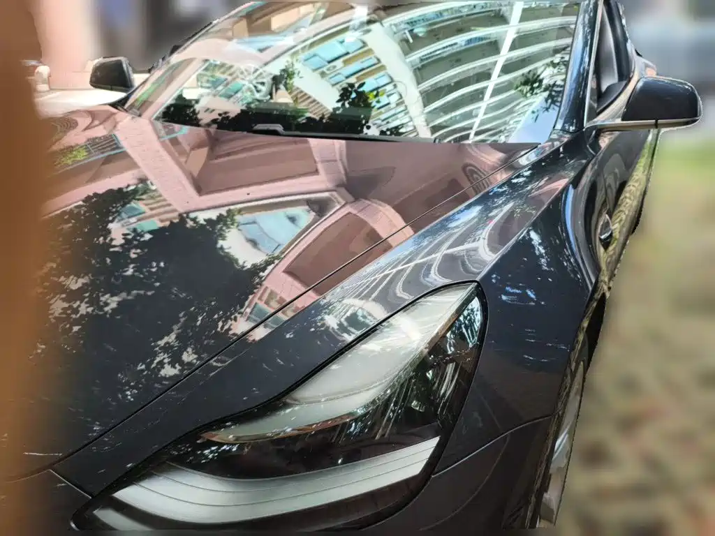 Tesla Model 3 — миниатюра 2