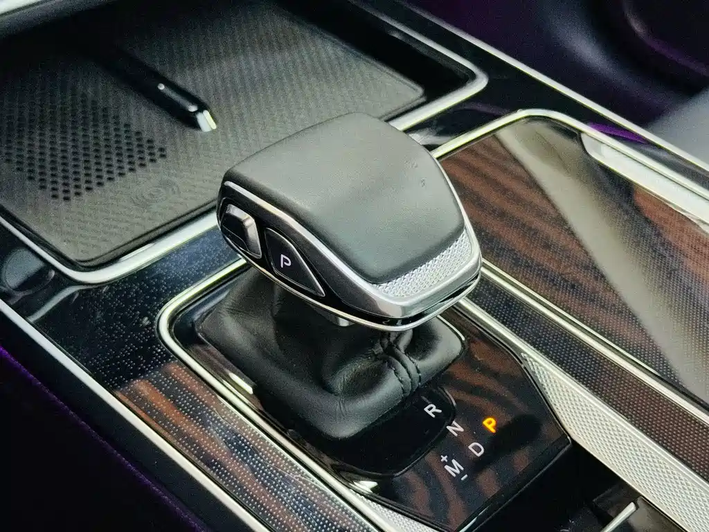 Hongqi Hongqi HS5 — миниатюра 9