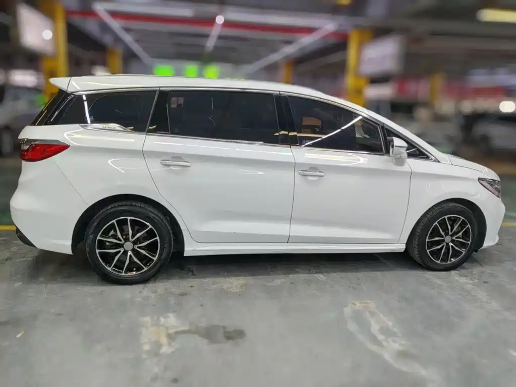 BYD SONG MAX