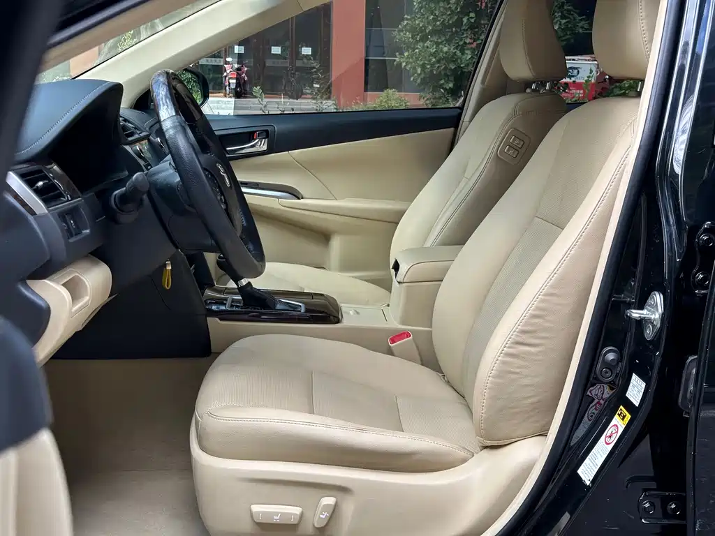 Toyota Camry — миниатюра 8