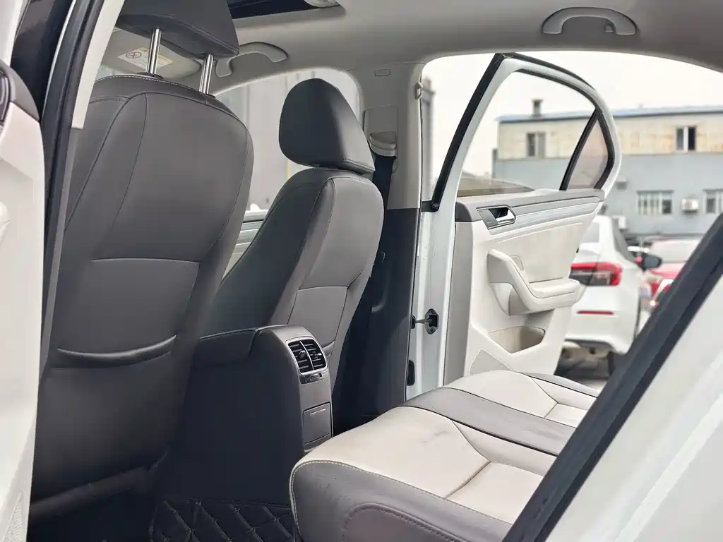 Volkswagen Sagitar — миниатюра 13